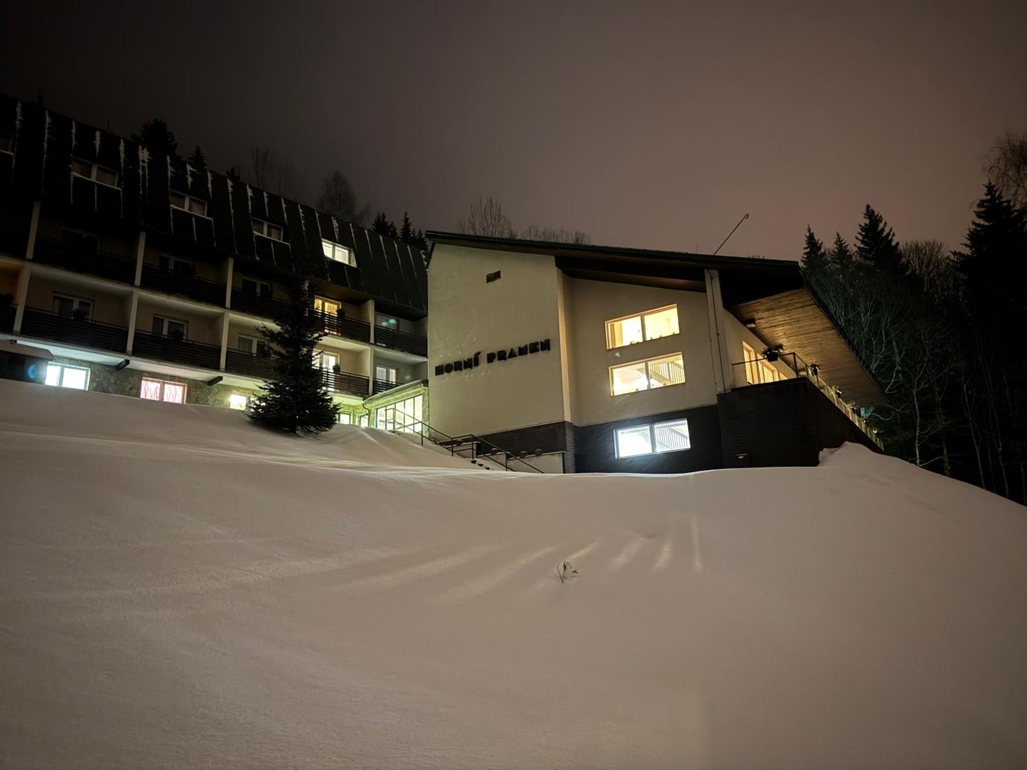 Hotel Horni Pramen Špindlerŭv Mlýn Exterior foto