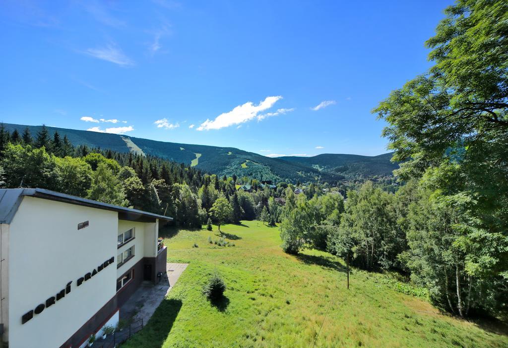 Hotel Horni Pramen Špindlerŭv Mlýn Exterior foto