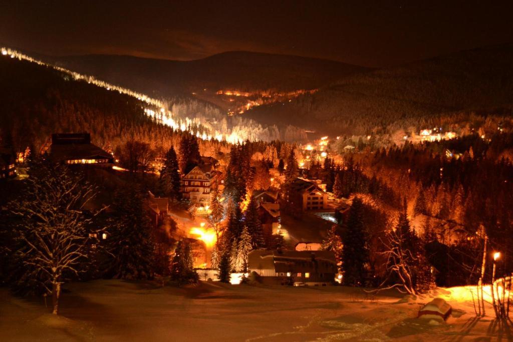 Hotel Horni Pramen Špindlerŭv Mlýn Exterior foto